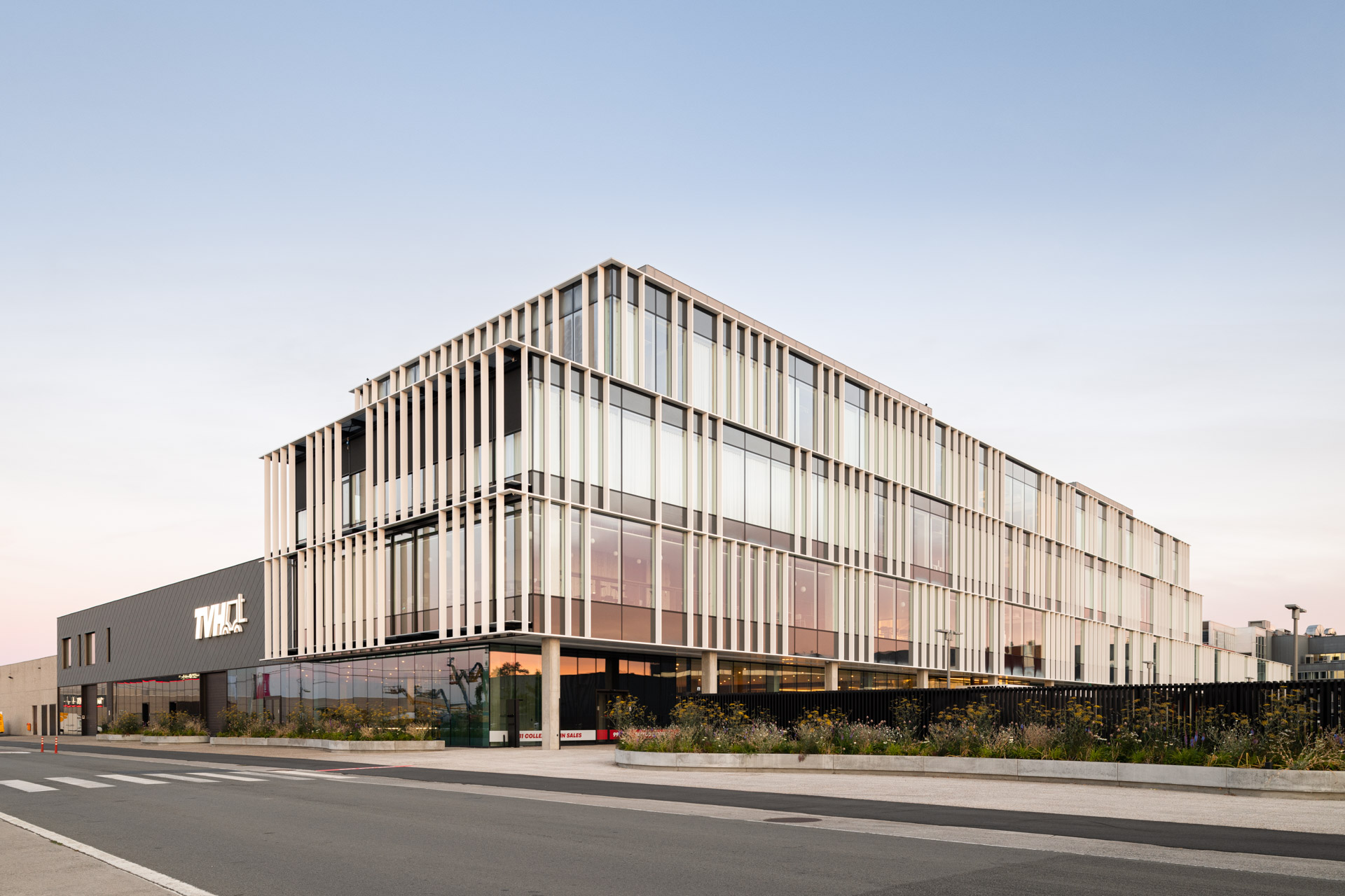 TVH The Hub - De Laere Decor