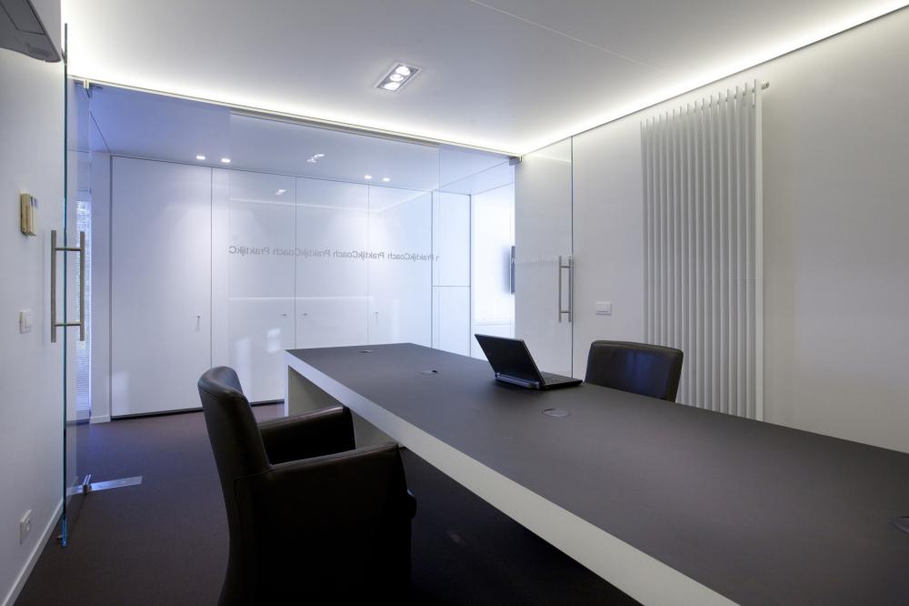 locufier_meetingroom